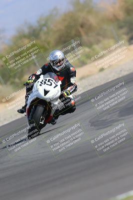 media/Nov-05-2022-SoCal Trackdays (Sat) [[f8d9b725ab]]/Turn 2 (1120am)/